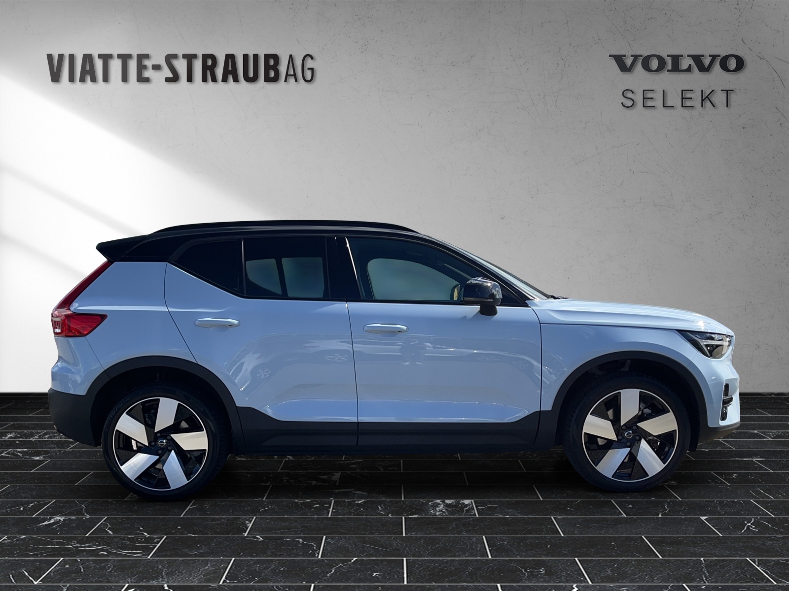 VOLVO XC40 E80 Twin Plus AWD-image-5