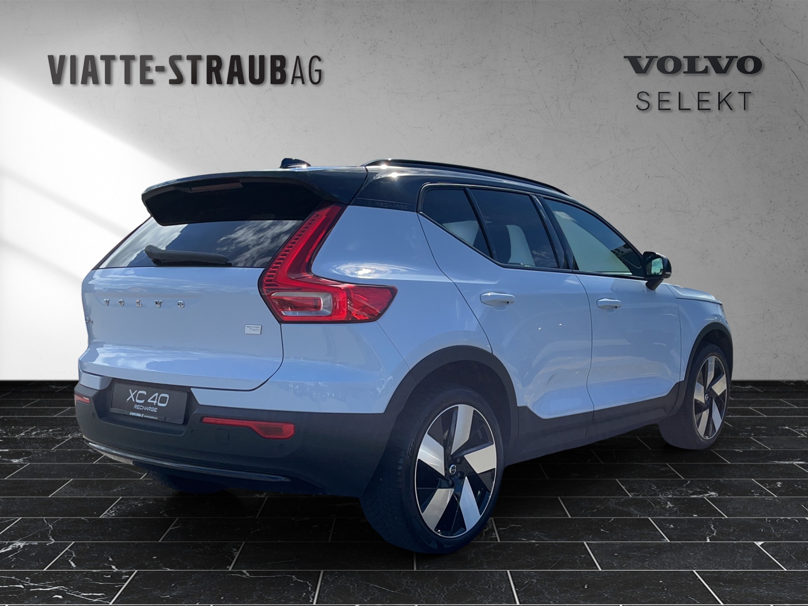 VOLVO XC40 E80 Twin Plus AWD-image-4