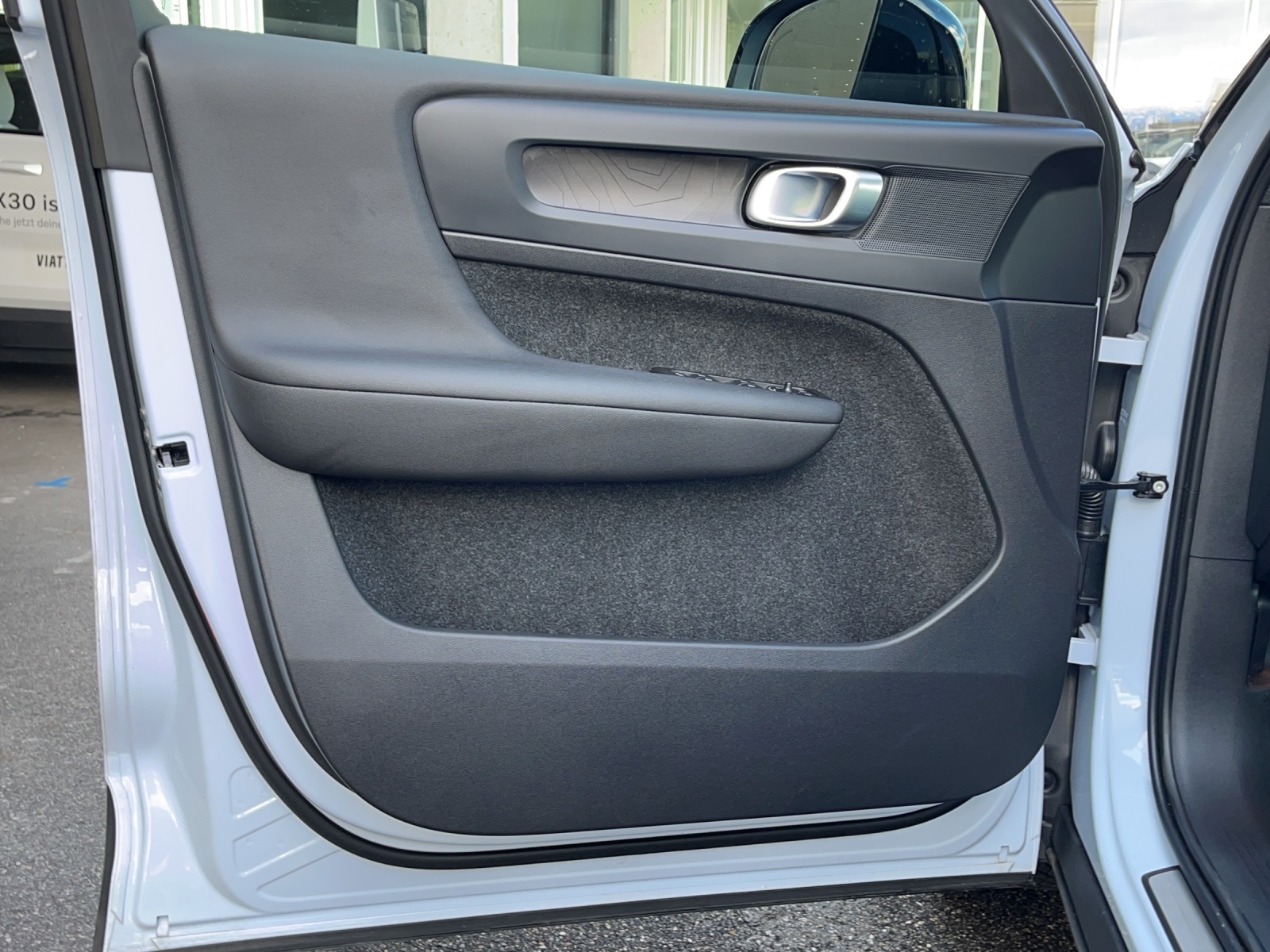 VOLVO XC40 E80 Twin Plus AWD-image-10