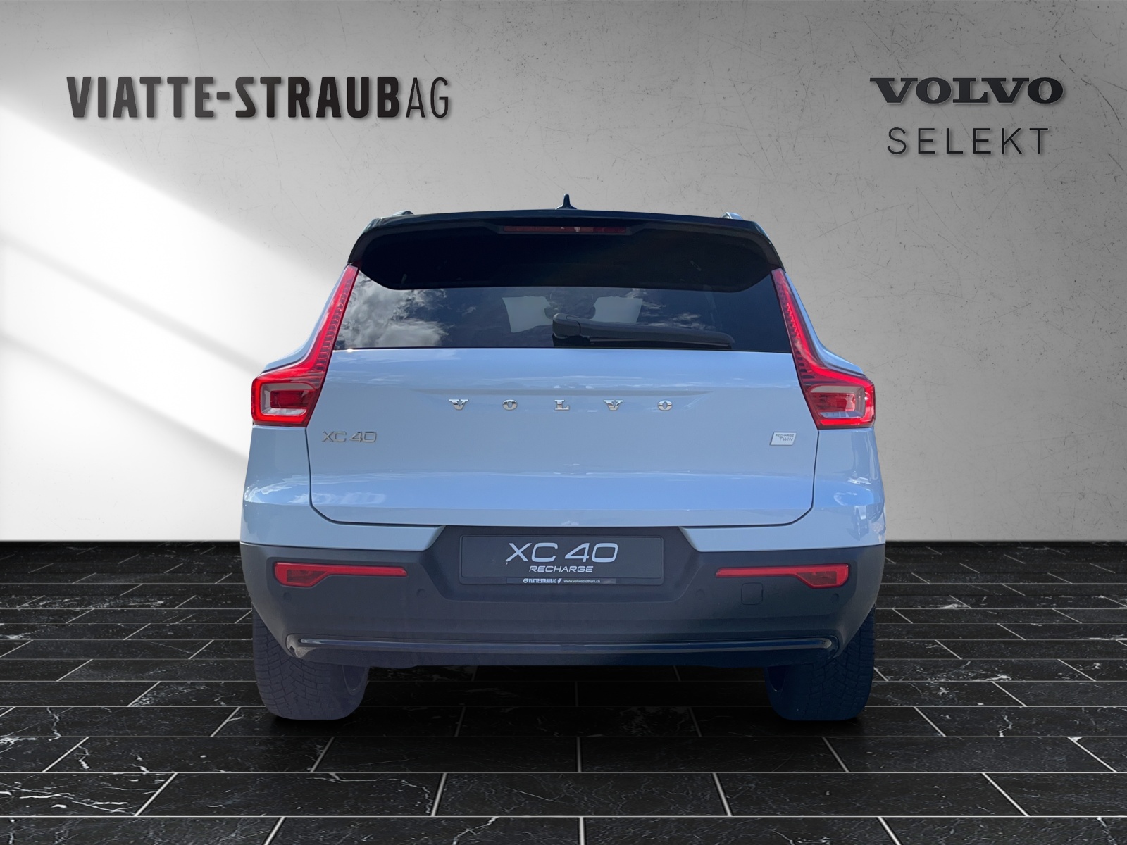 VOLVO XC40 E80 Twin Plus AWD-image-3
