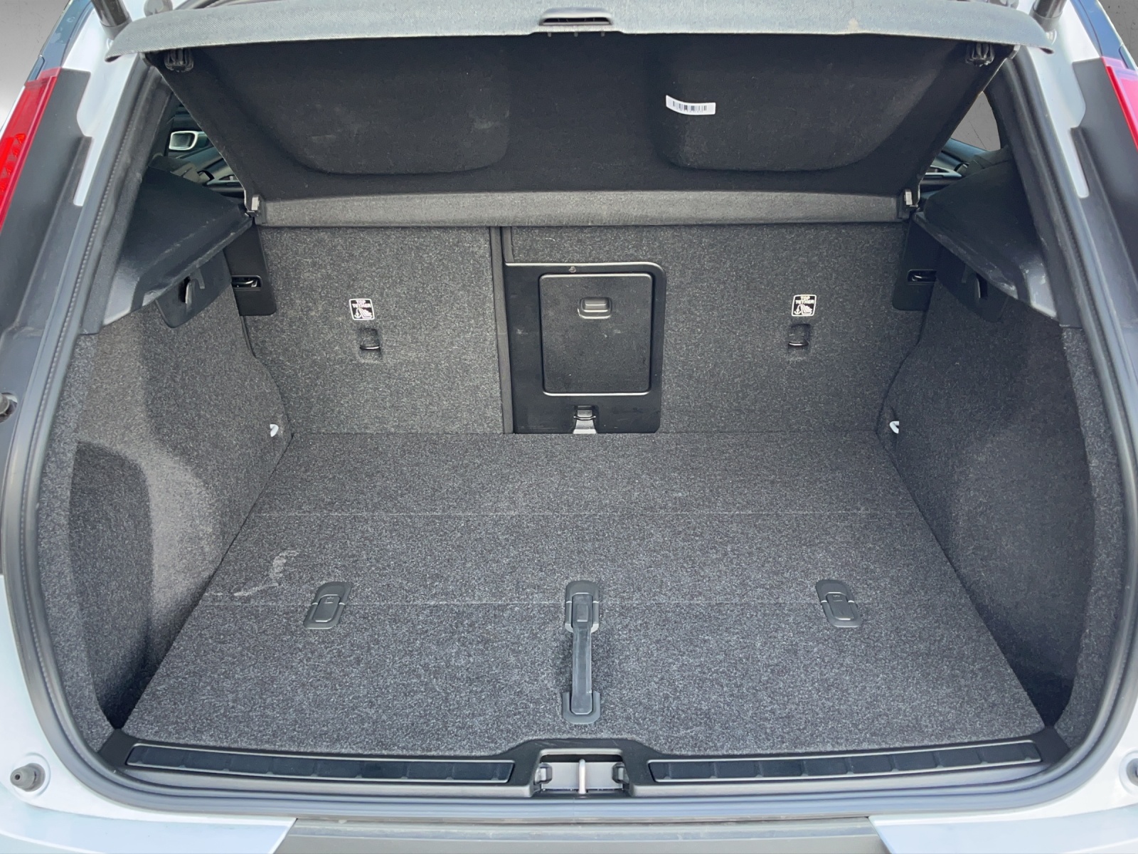 VOLVO XC40 E80 Twin Plus AWD-image-15