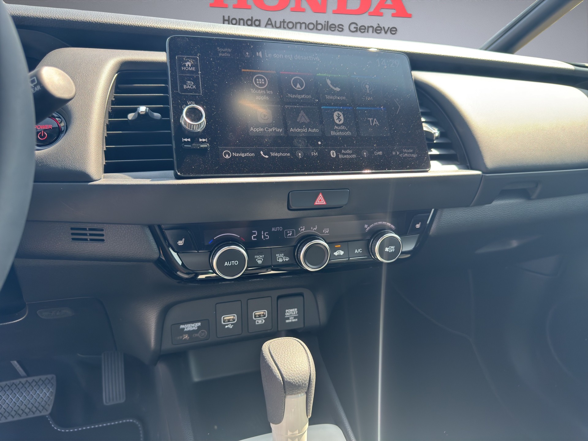 HONDA Jazz 1.5 i-MMD Elegance-image-13