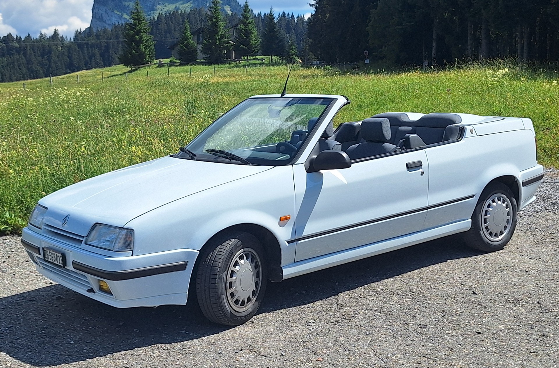 RENAULT Karmann Carrosserie-image-2