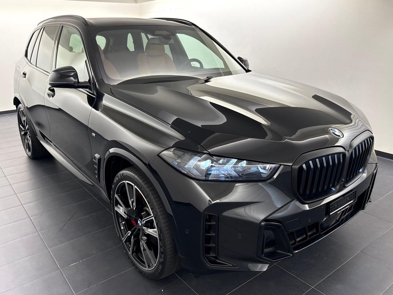 BMW X5 xD 48V 40d M Sport Pro-showroom-element-3