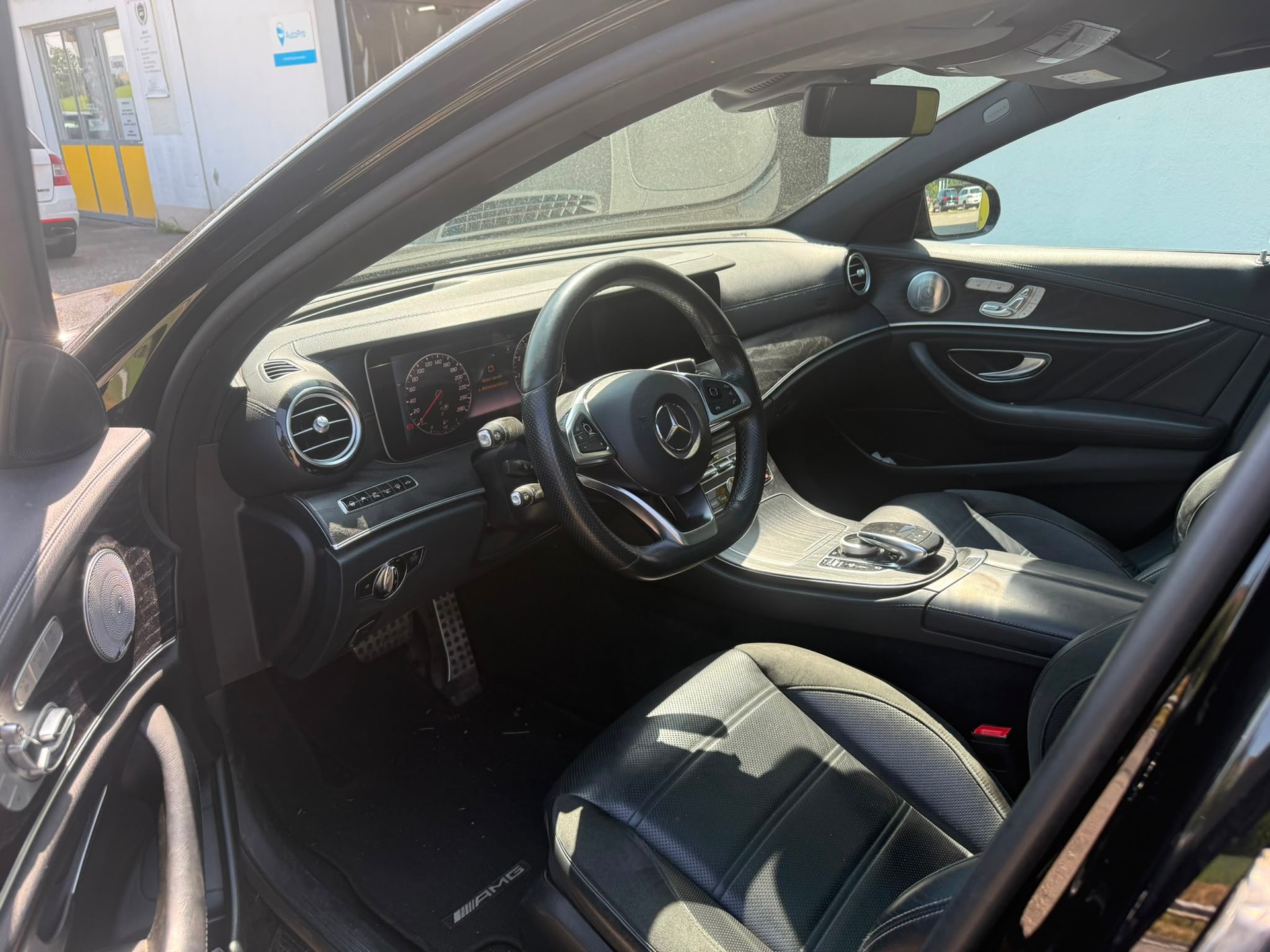 MERCEDES-BENZ E 43 AMG 4Matic 9G-Tronic-image-5