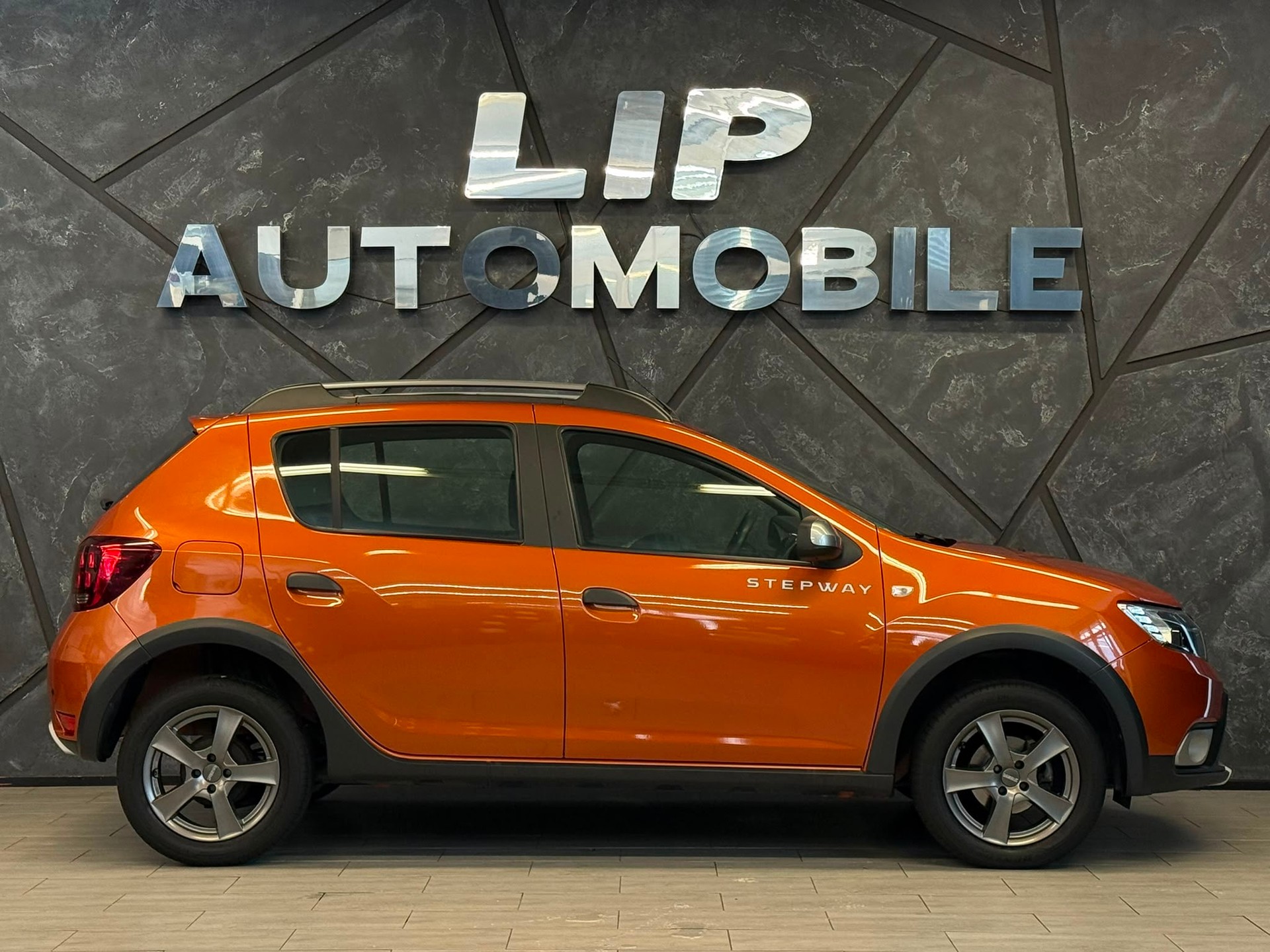 DACIA Sandero Tce 90 Stepway Unlimited Automatic-showroom-element-3