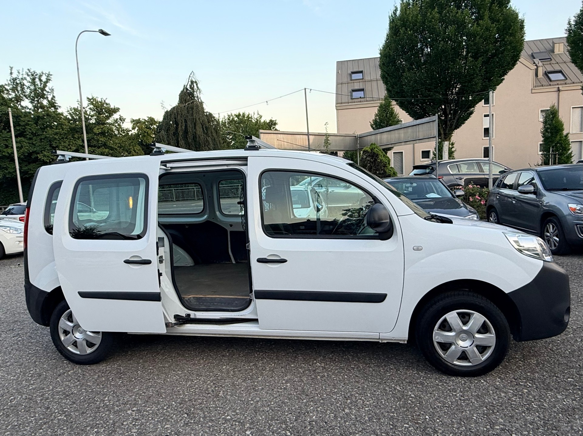 RENAULT Kangoo Medium dCi 110 ENERGY Business-image-5