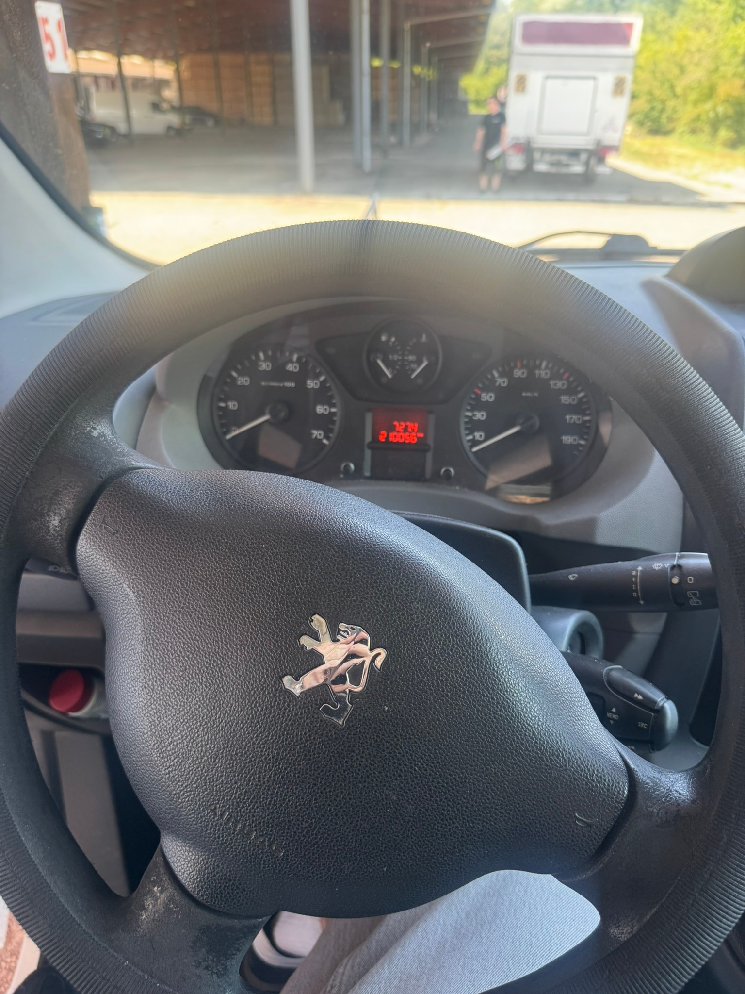 PEUGEOT Expert 2.0 HDi 229 L2H1-image-9
