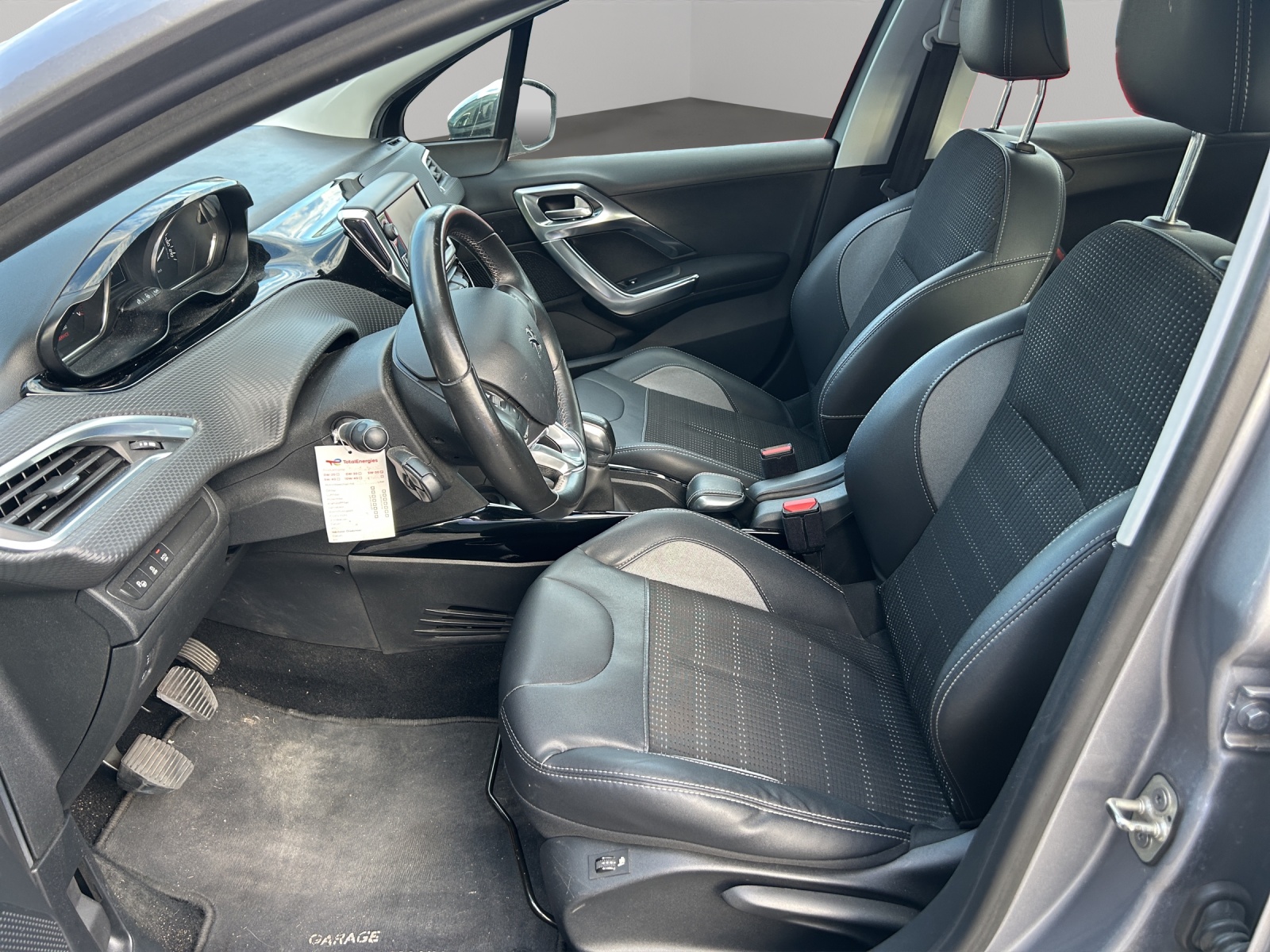 PEUGEOT 2008 1.2 PureTech Active-image-10
