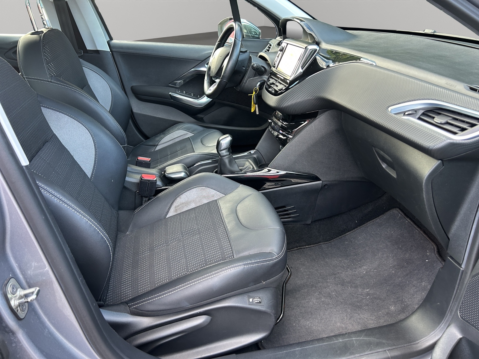 PEUGEOT 2008 1.2 PureTech Active-image-17
