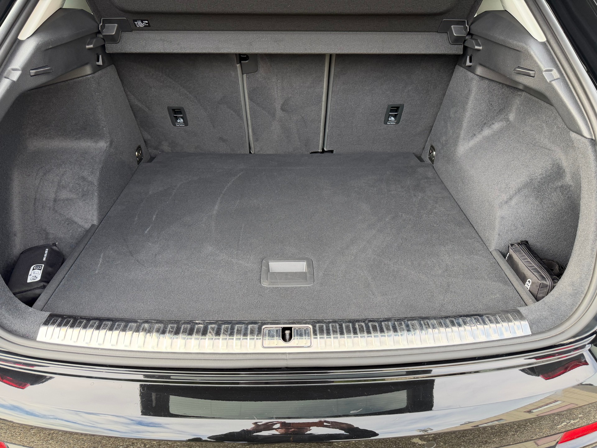 AUDI Q3 40TFSI 190PS S-line quattro S-tronic Top-Ausstattung **Modell 2024**-image-8