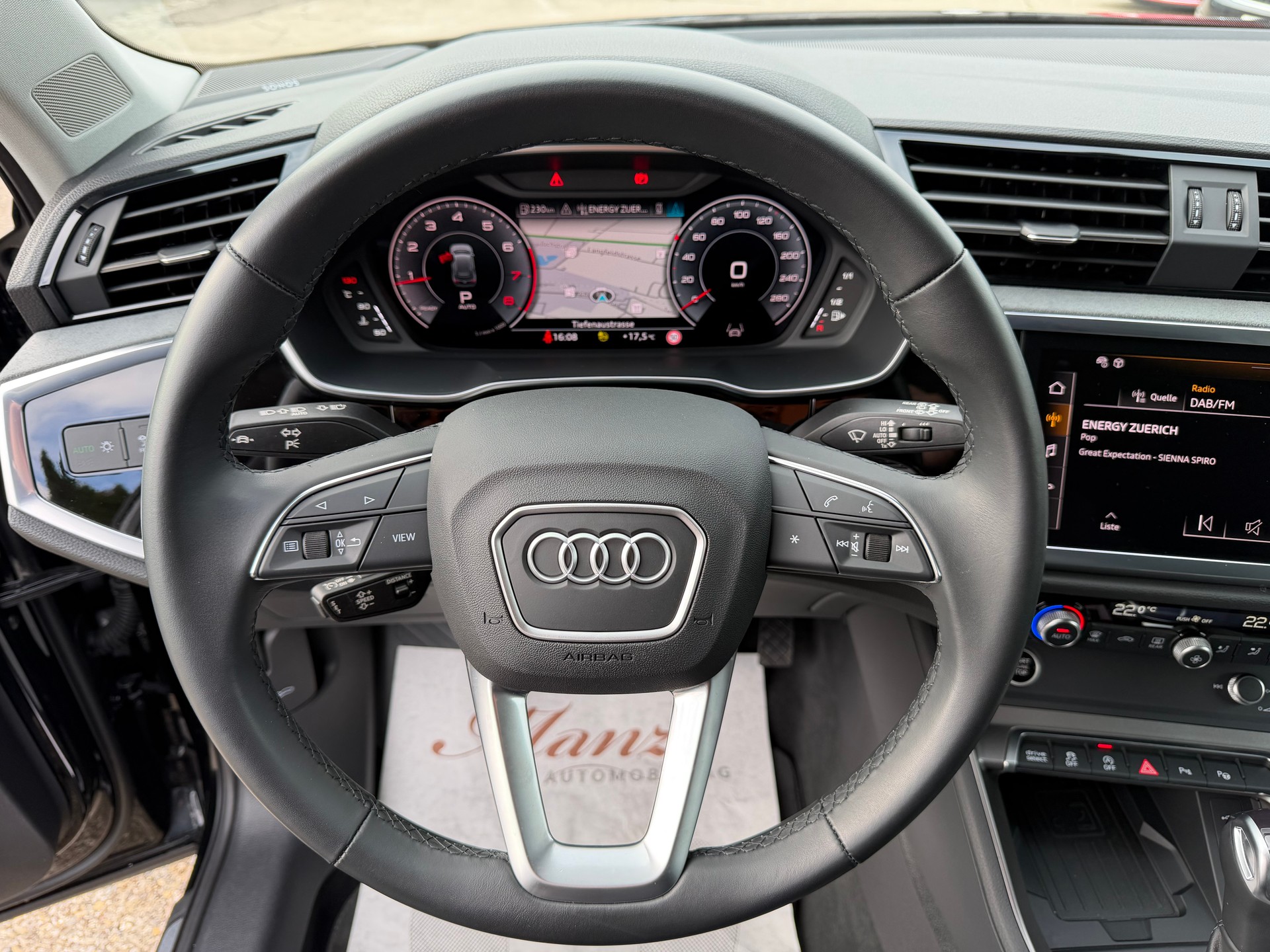 AUDI Q3 40TFSI 190PS S-line quattro S-tronic Top-Ausstattung **Modell 2024**-image-14