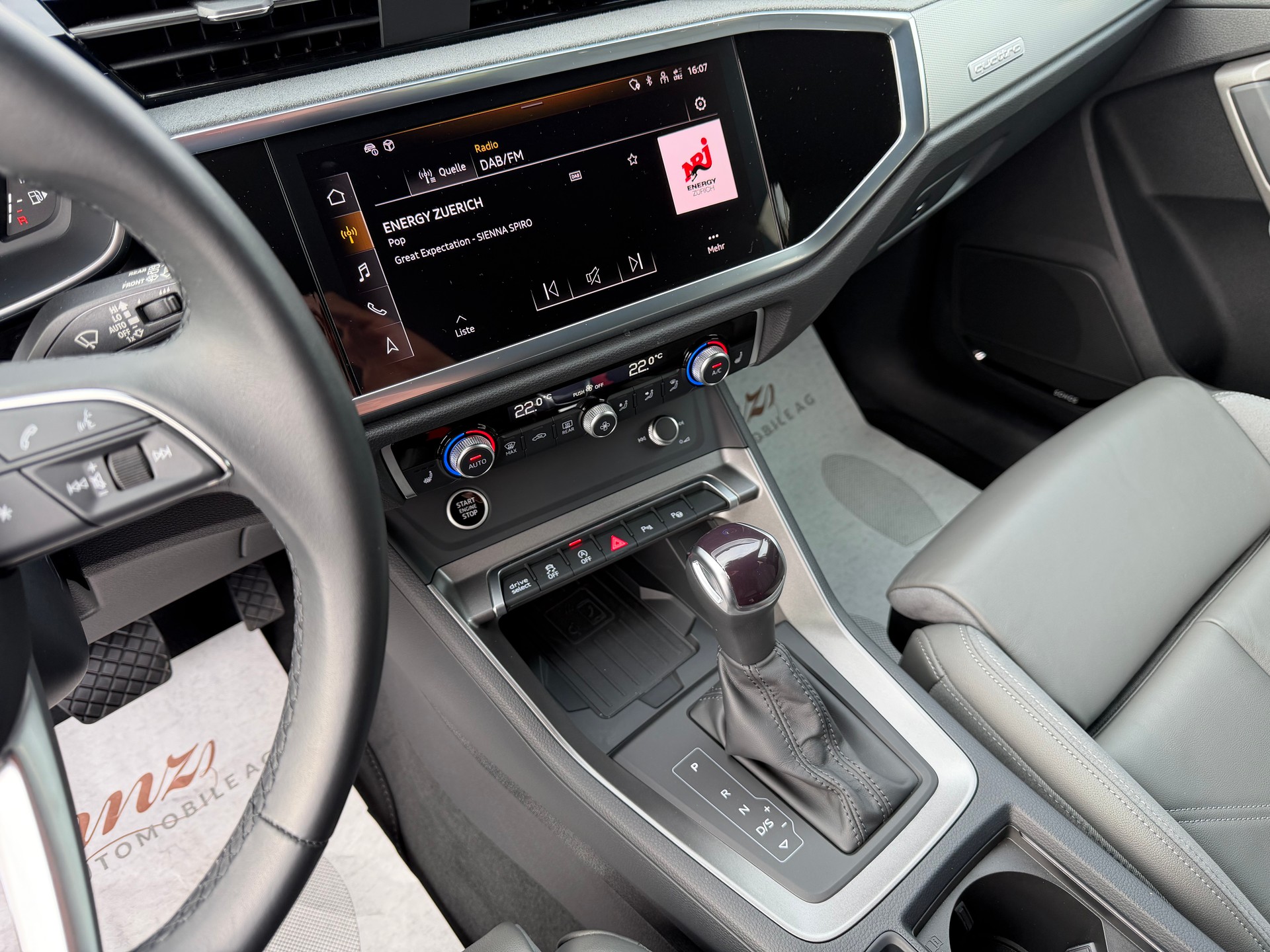 AUDI Q3 40TFSI 190PS S-line quattro S-tronic Top-Ausstattung **Modell 2024**-image-13