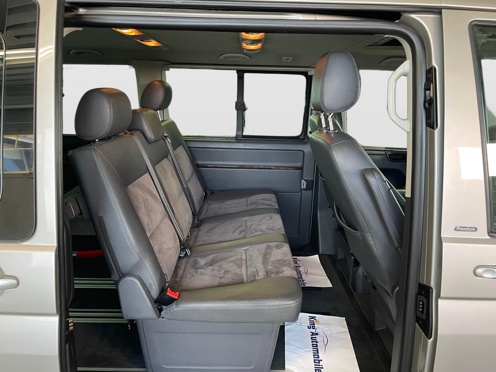 VW T5 Multivan 2.0 Bi-TDI CR HL Prem. 4Motion DSG | MFK 02.2025 | AHK 2.5t. | Elektrische Türen-image-9