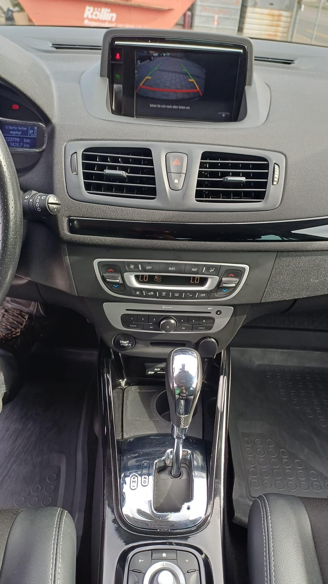 RENAULT Mégane 1.2 16V Turbo Bose EDC-image-13