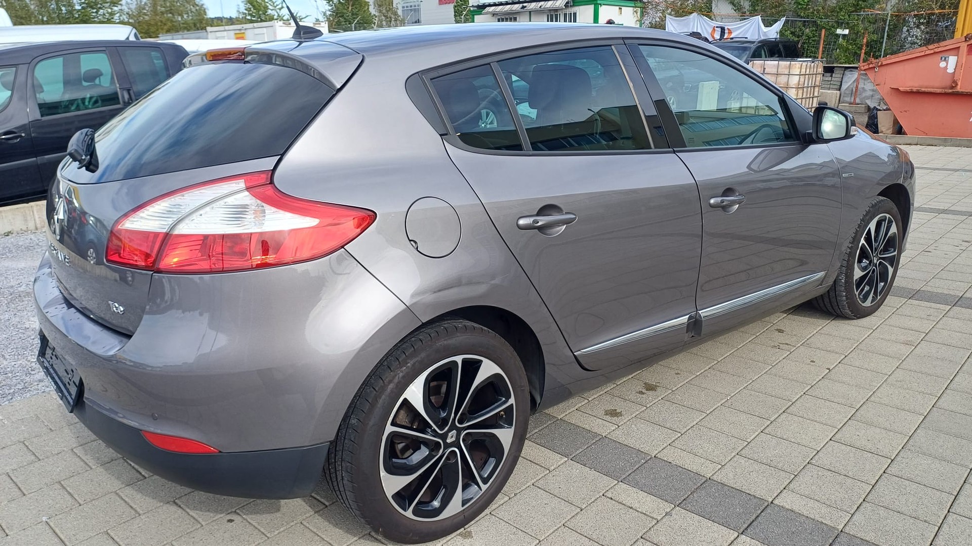 RENAULT Mégane 1.2 16V Turbo Bose EDC-image-4