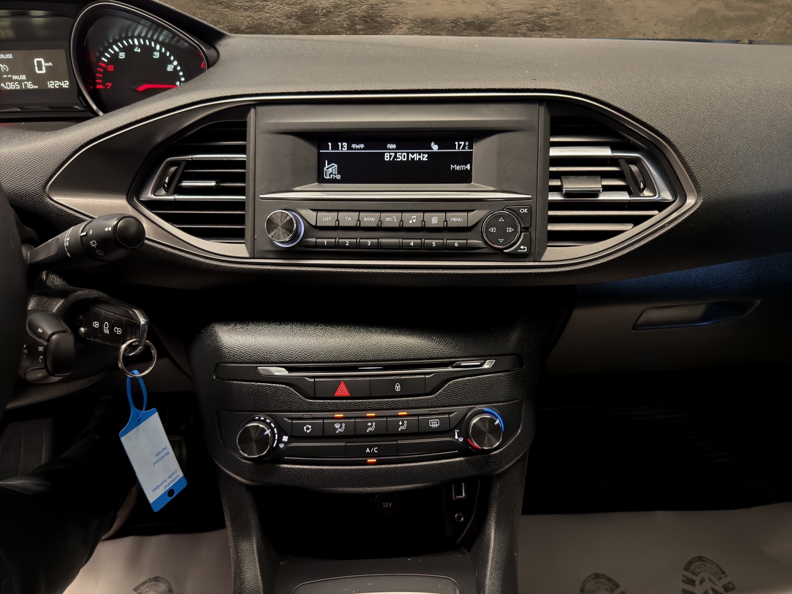 PEUGEOT 308 SW 1.2 THP Access-image-9