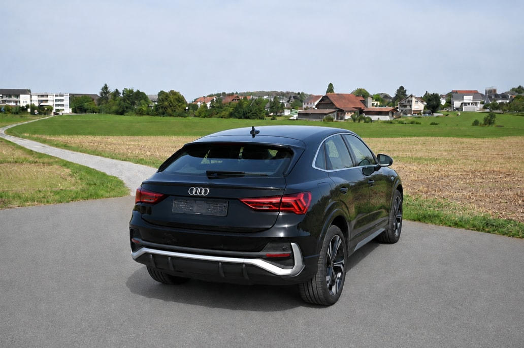 AUDI Q3 Sportback 35 TFSI S line S-tronic-image-2