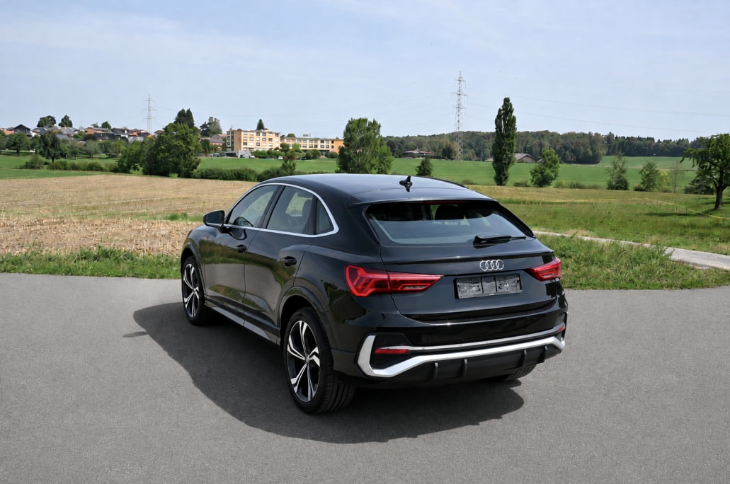 AUDI Q3 Sportback 35 TFSI S line S-tronic-image-3