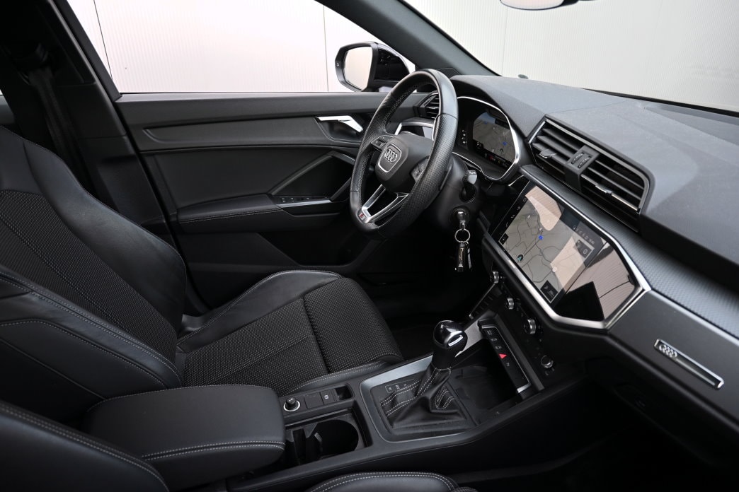 AUDI Q3 Sportback 35 TFSI S line S-tronic-image-6
