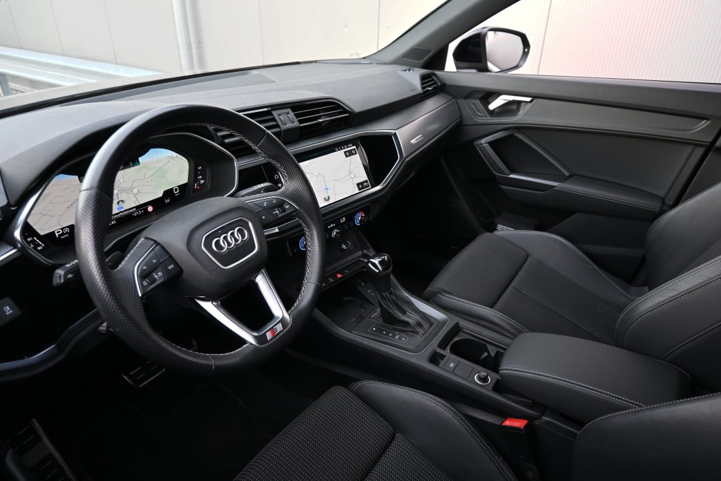 AUDI Q3 Sportback 35 TFSI S line S-tronic-image-8