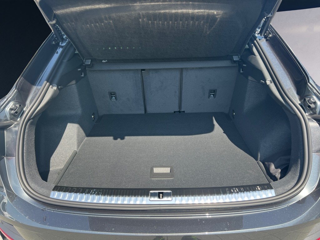 AUDI Q3 Sportback 35 TFSI S line Attraction S-tronic-image-18
