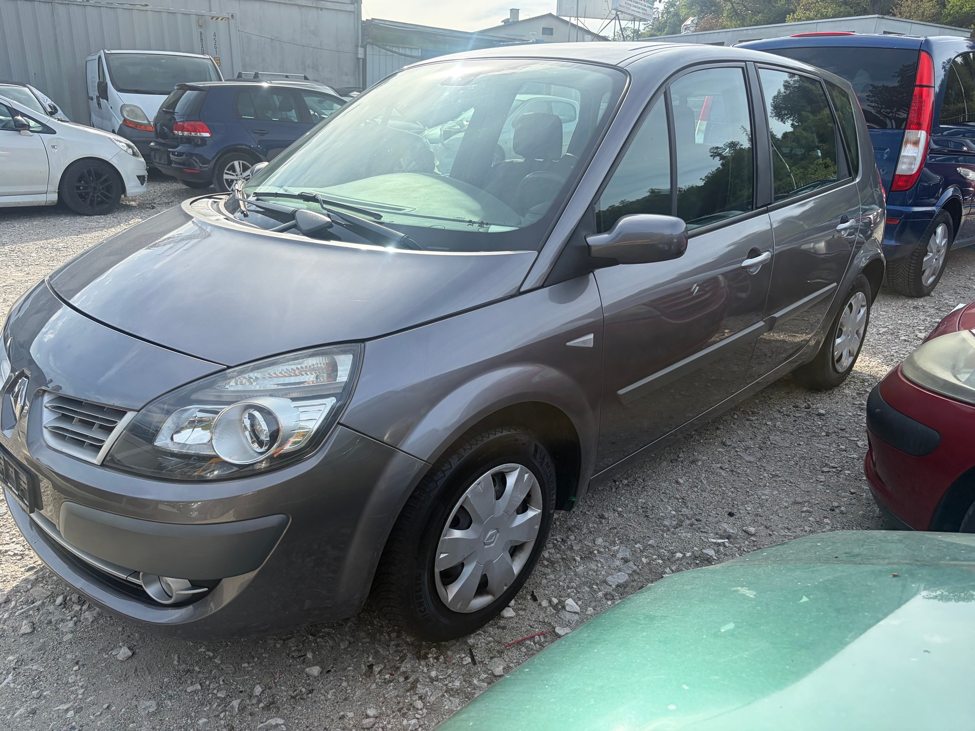 RENAULT Scénic 1.6 16V Authentique-image-1