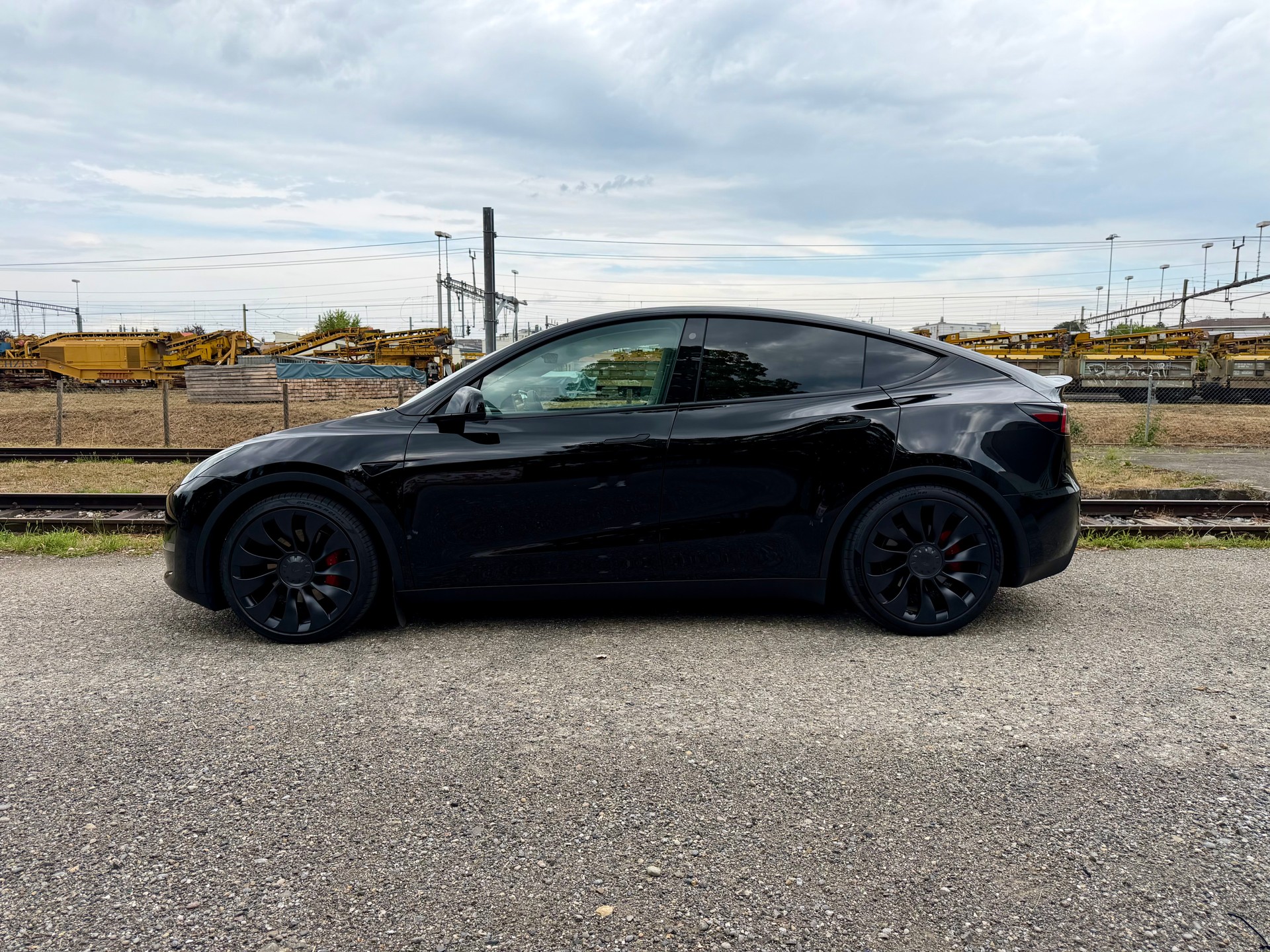 TESLA Model Y Performance-image-0