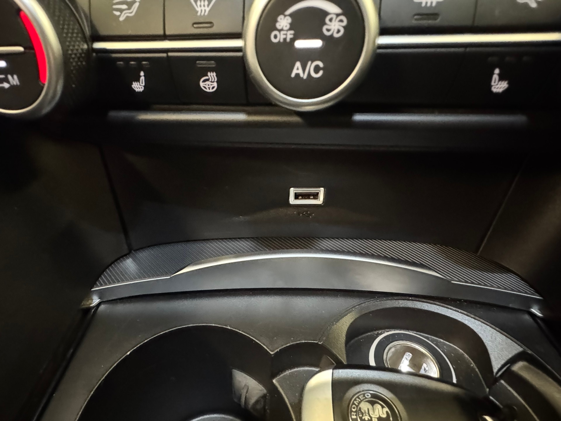 ALFA ROMEO Giulia 2.0 Veloce Q4 Automatic-image-12