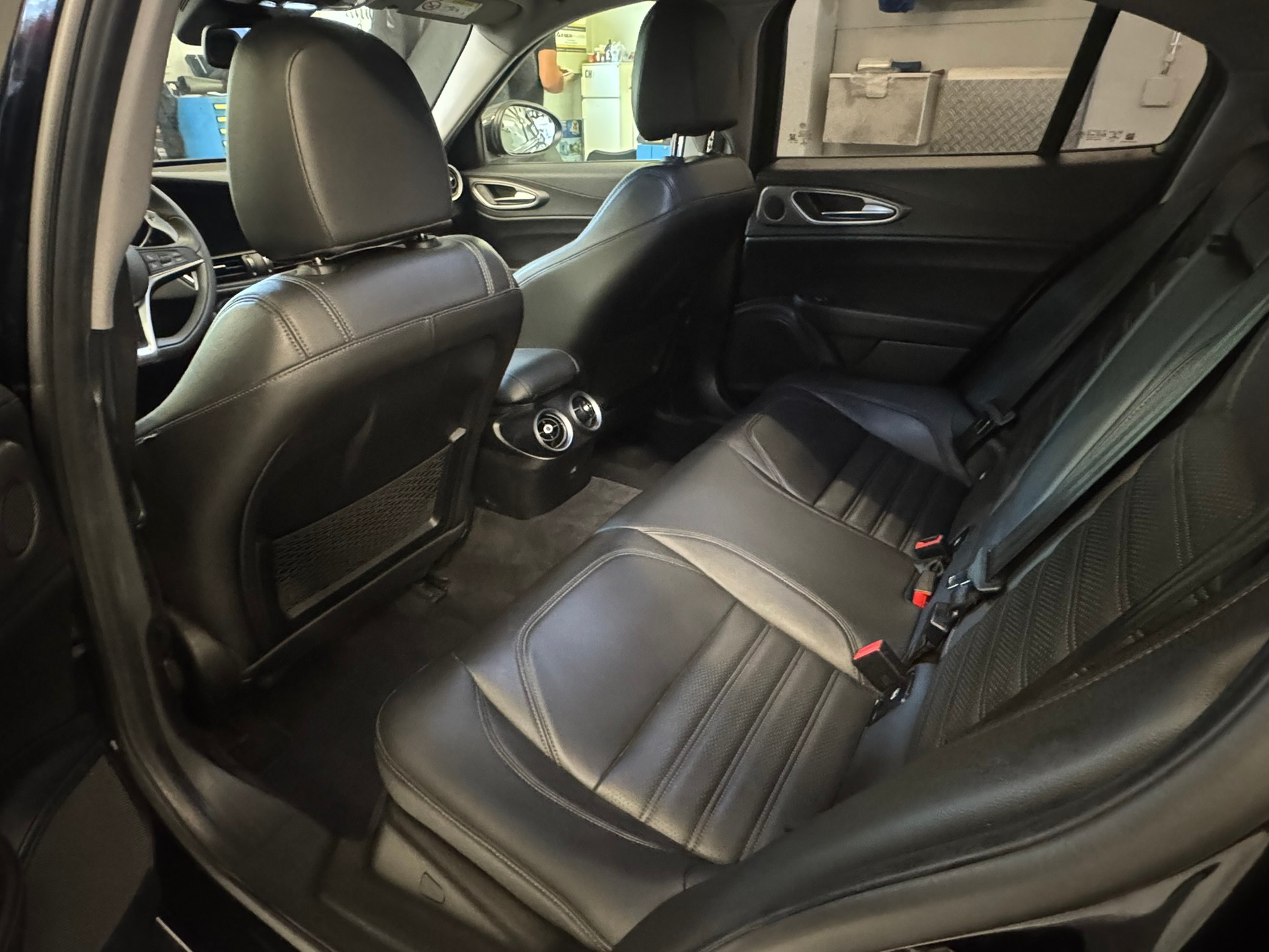 ALFA ROMEO Giulia 2.0 Veloce Q4 Automatic-image-18