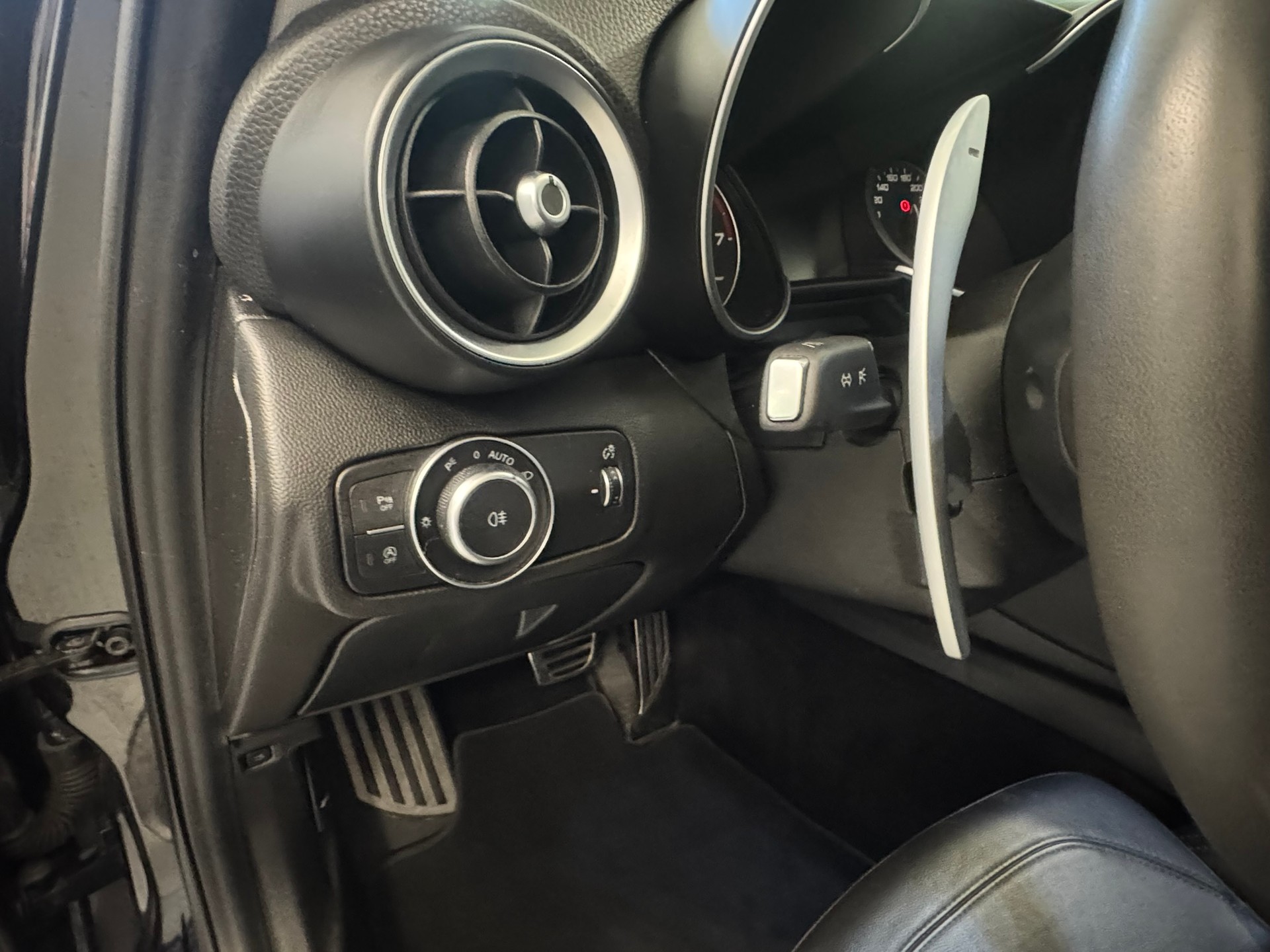 ALFA ROMEO Giulia 2.0 Veloce Q4 Automatic-image-13