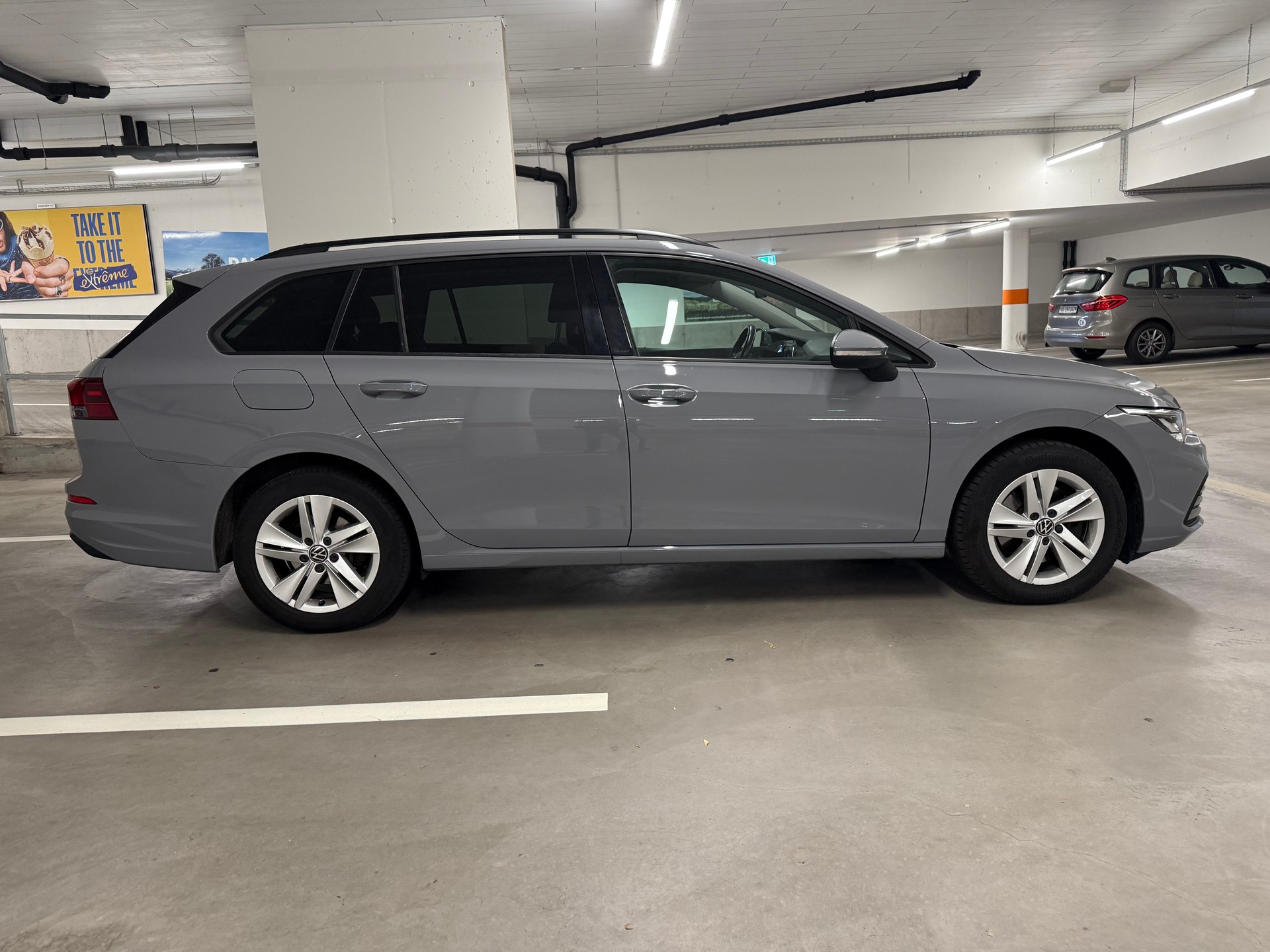 VW Golf Variant 2.0 TDI Life DSG 4Motion-image-5