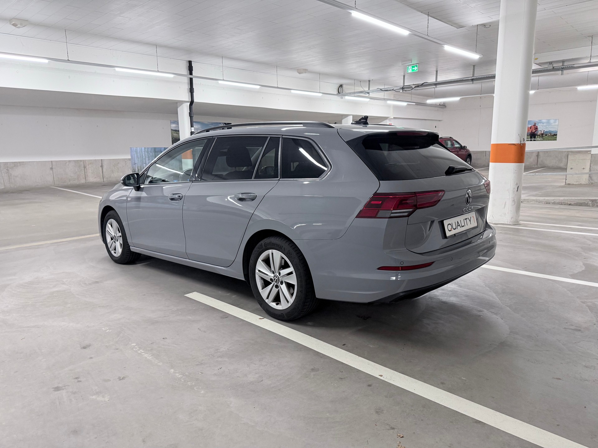VW Golf Variant 2.0 TDI Life DSG 4Motion-image-6