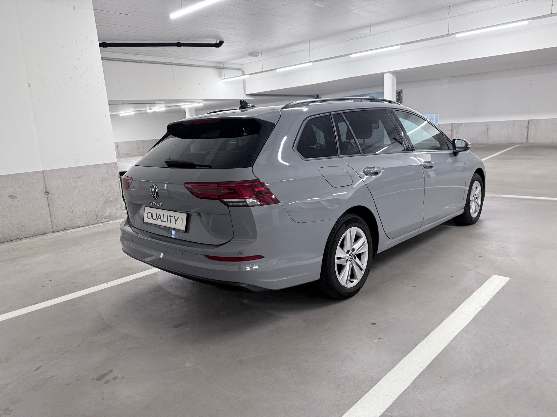 VW Golf Variant 2.0 TDI Life DSG 4Motion-image-7