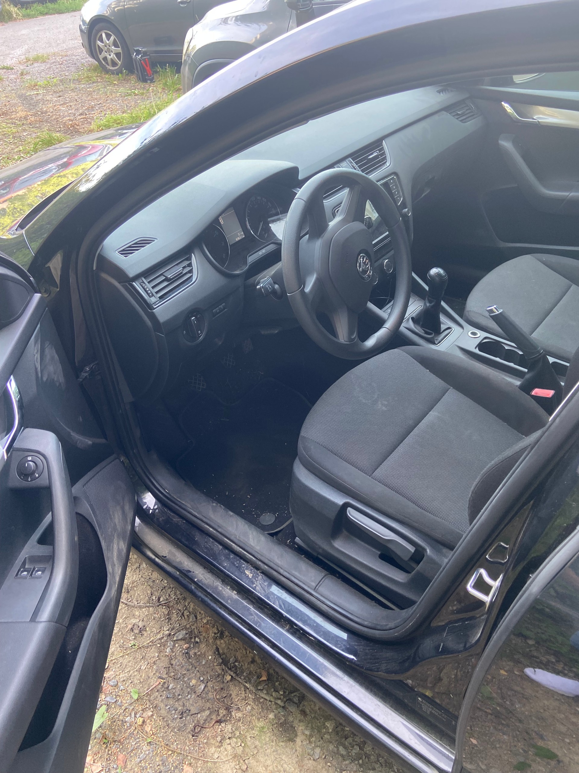 SKODA Octavia Combi 1.4 TSI Ambition-image-8
