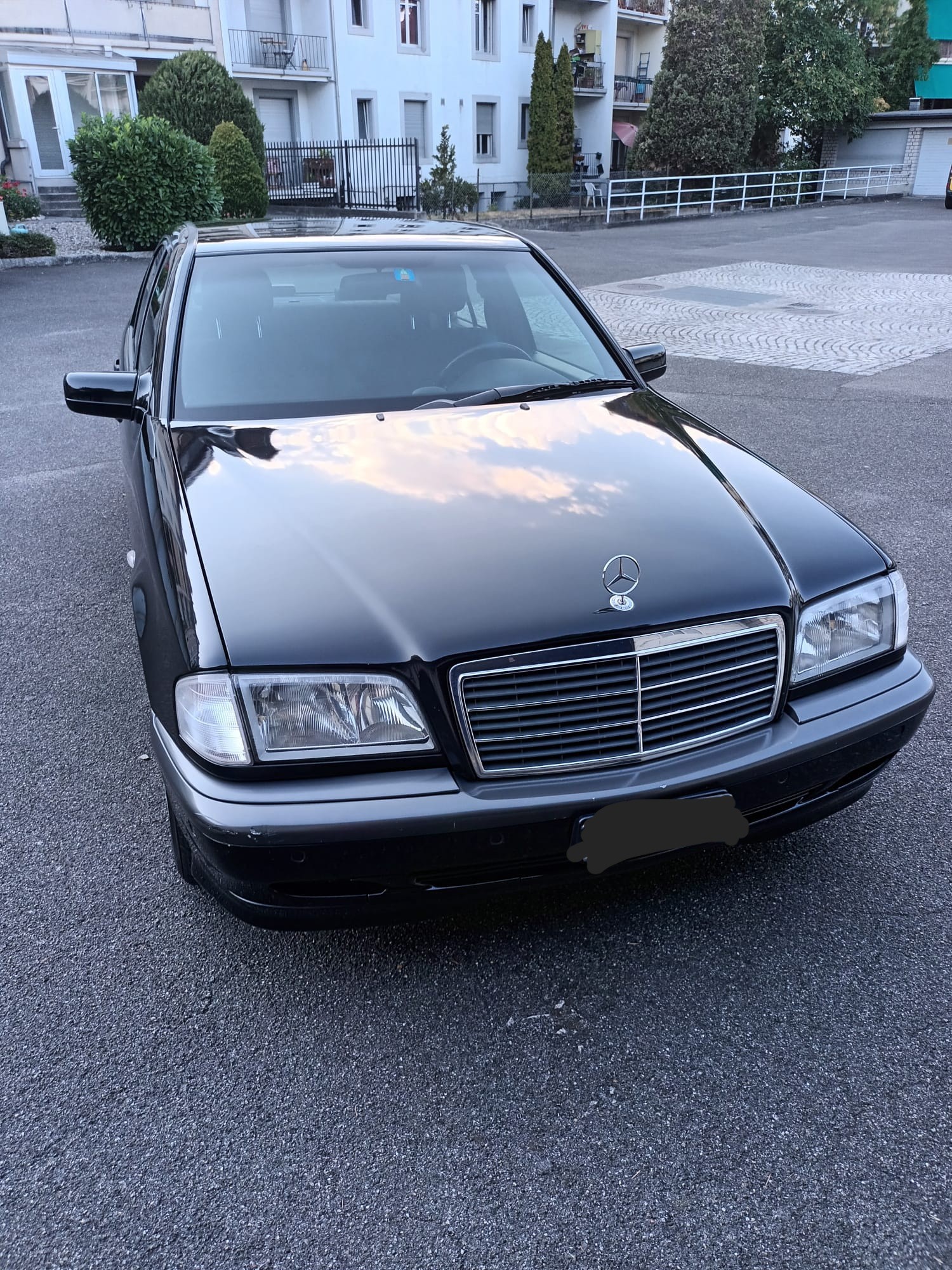 MERCEDES-BENZ-image-1