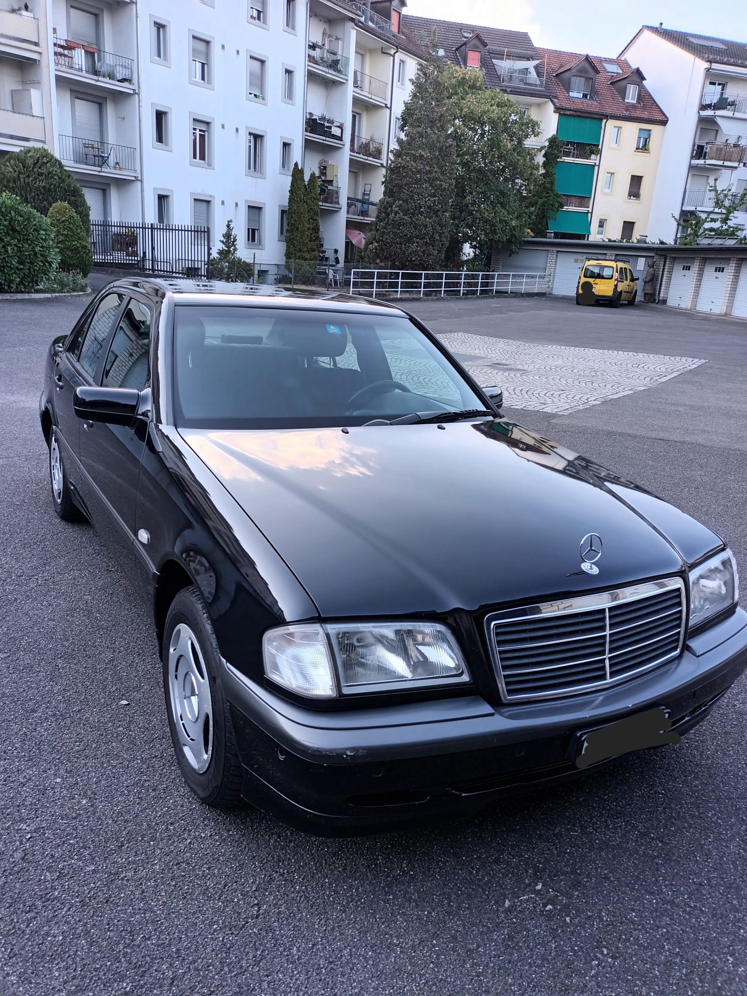 MERCEDES-BENZ-image-0