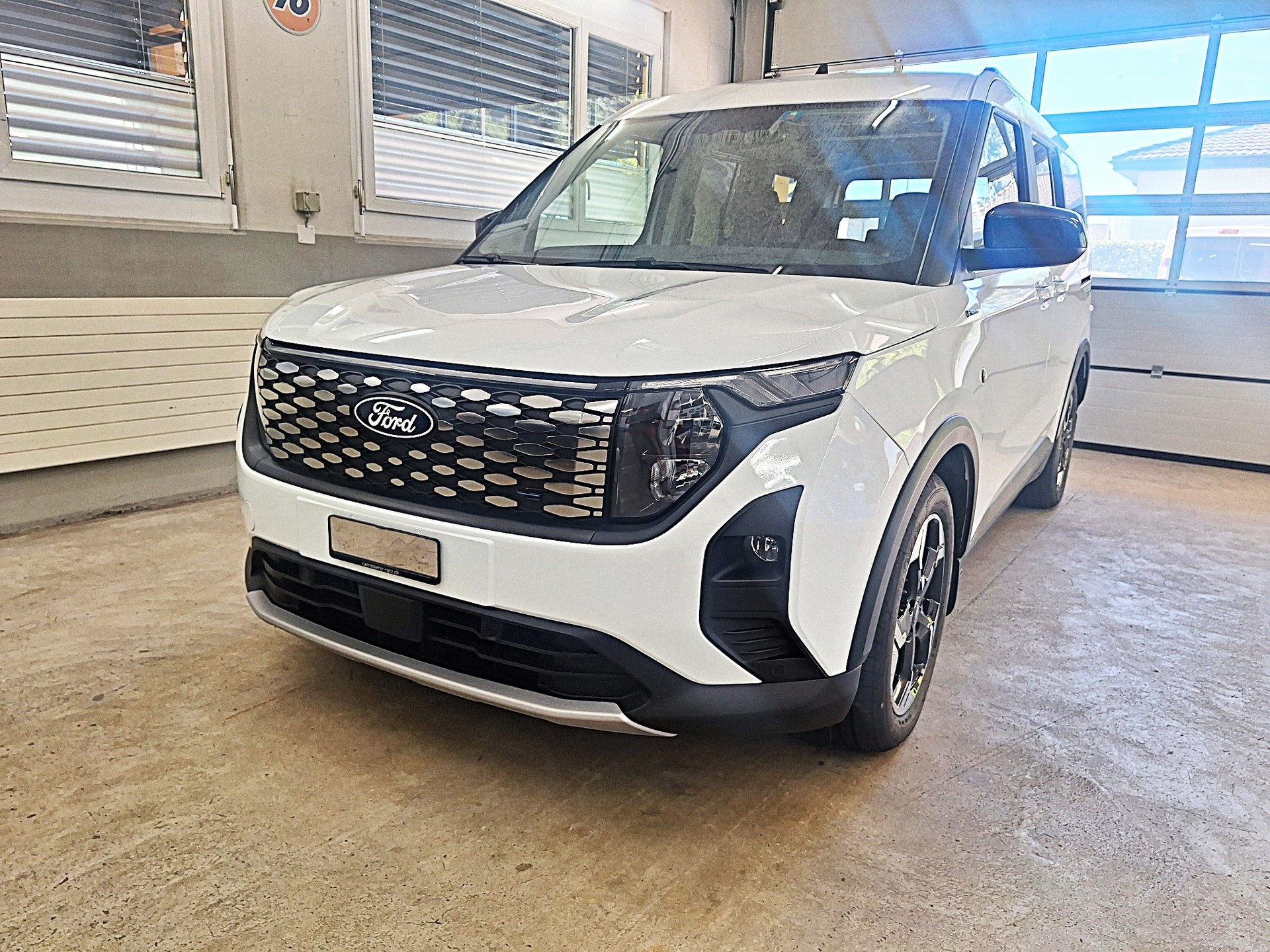 FORD Tourneo Courier Elektro 54kWh Active ⚡CH-Auslieferung mit Garantie bis Oktober 2028⚡-showroom-element-2