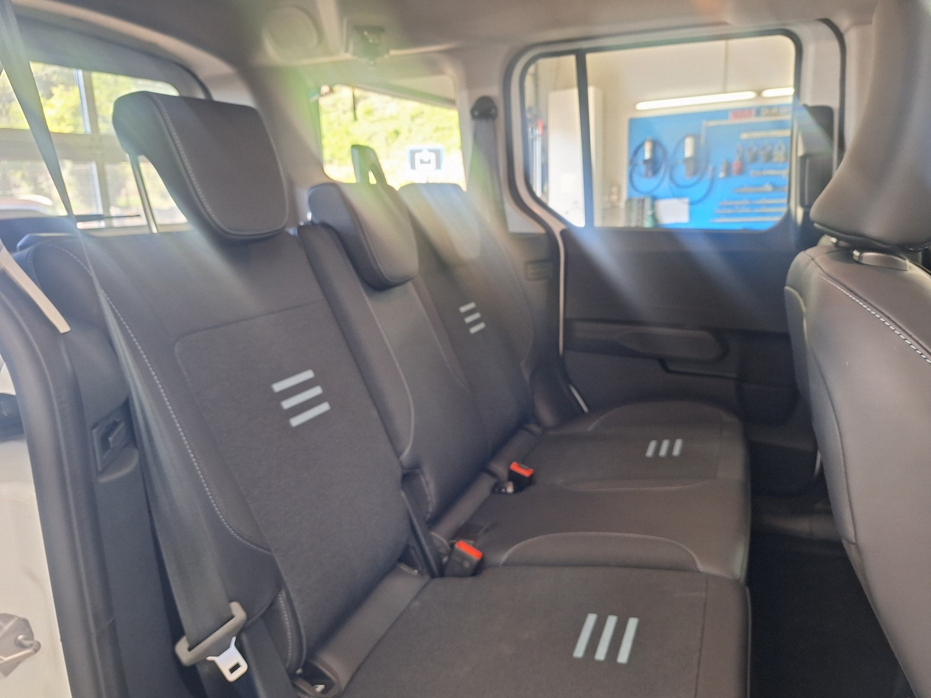 FORD Tourneo Courier Elektro 54kWh Active ⚡CH-Auslieferung mit Garantie bis Oktober 2028⚡-image-20