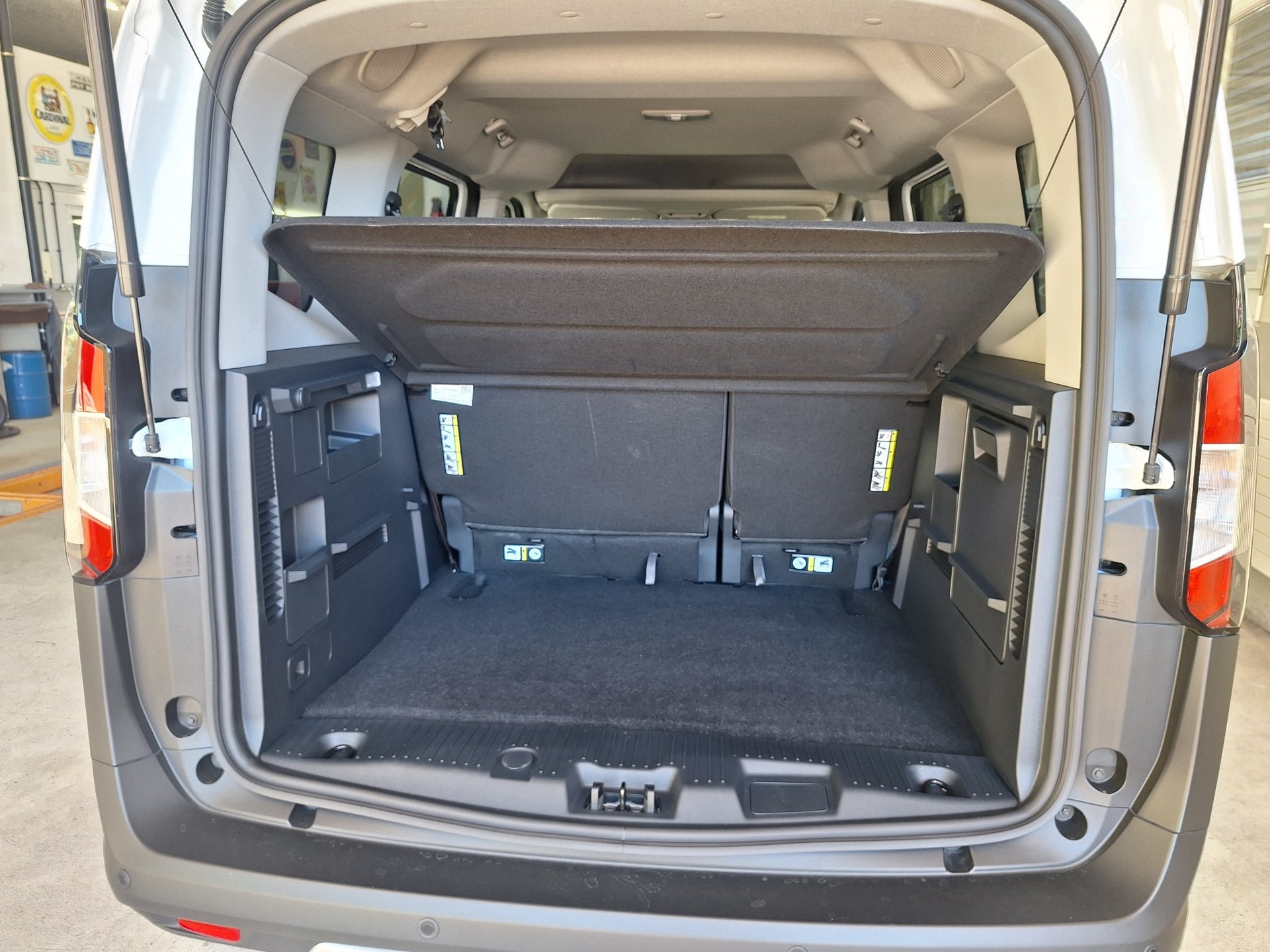 FORD Tourneo Courier Elektro 54kWh Active ⚡CH-Auslieferung mit Garantie bis Oktober 2028⚡-image-22