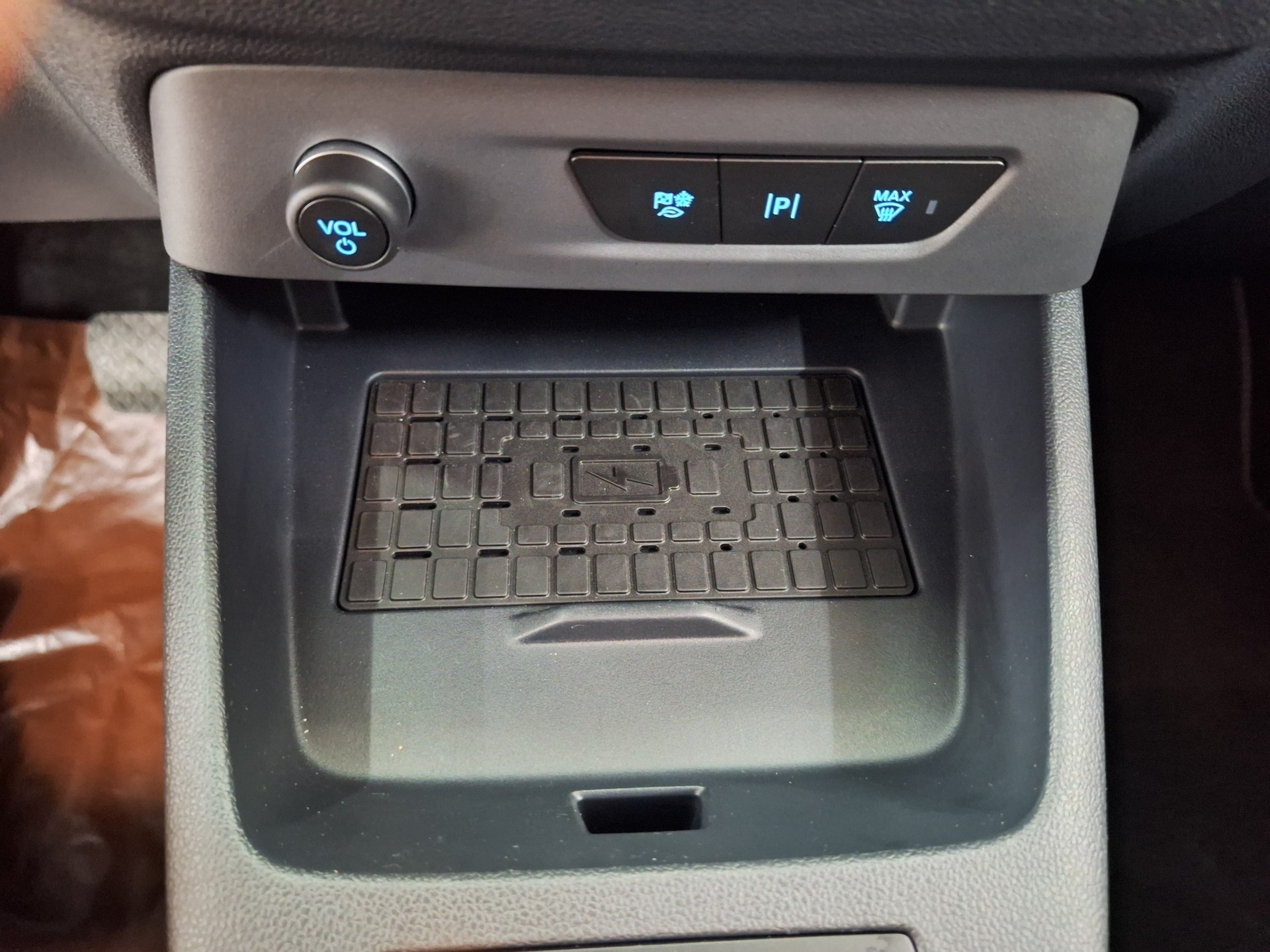 FORD Tourneo Courier Elektro 54kWh Active ⚡CH-Auslieferung mit Garantie bis Oktober 2028⚡-image-9