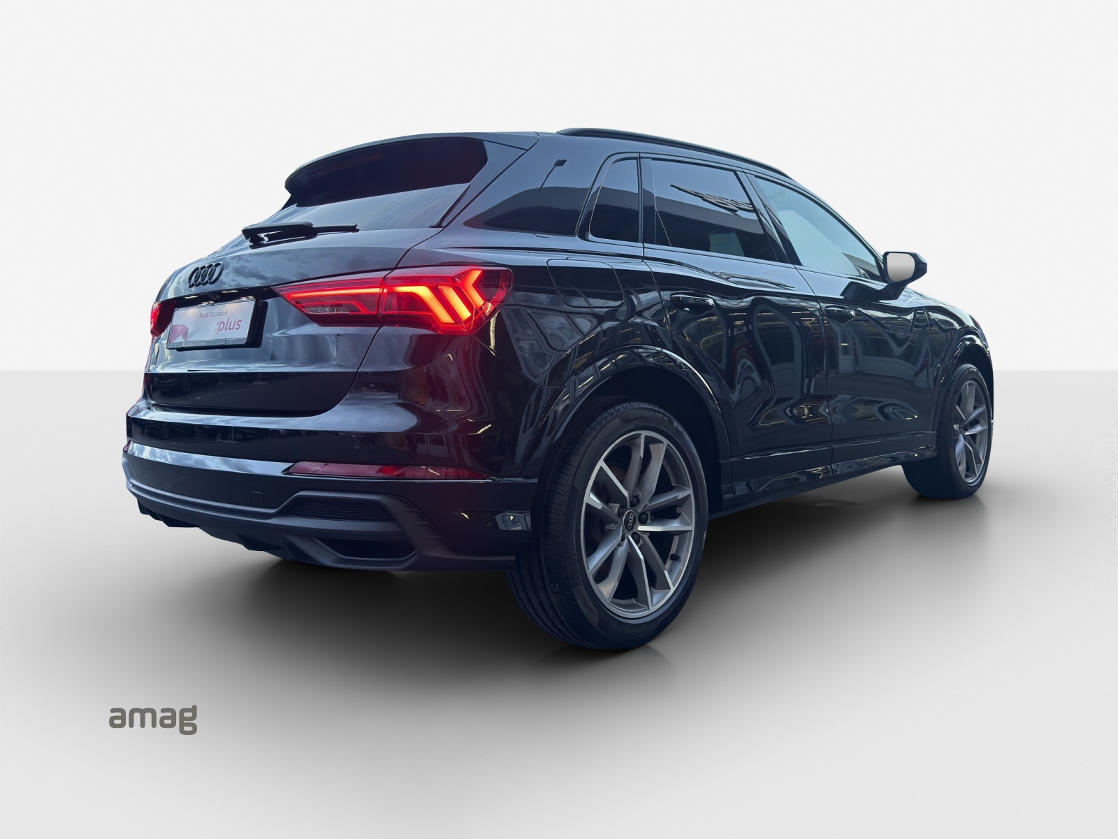AUDI Q3 35 TFSI S line Attraction S-tronic-image-4