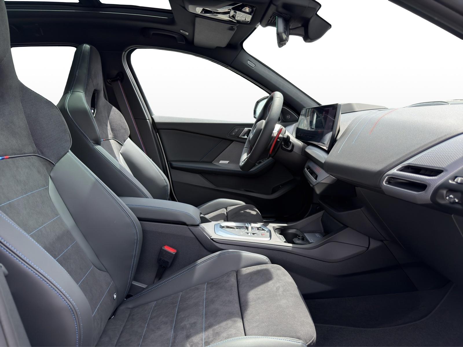BMW M135i xDrive-image-14