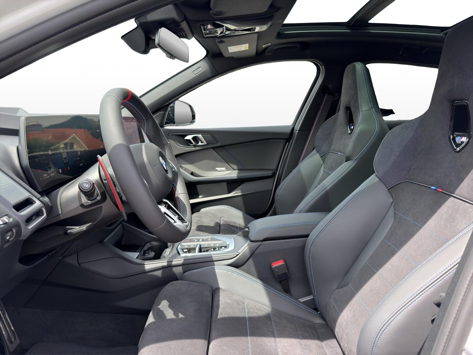 BMW M135i xDrive-image-8
