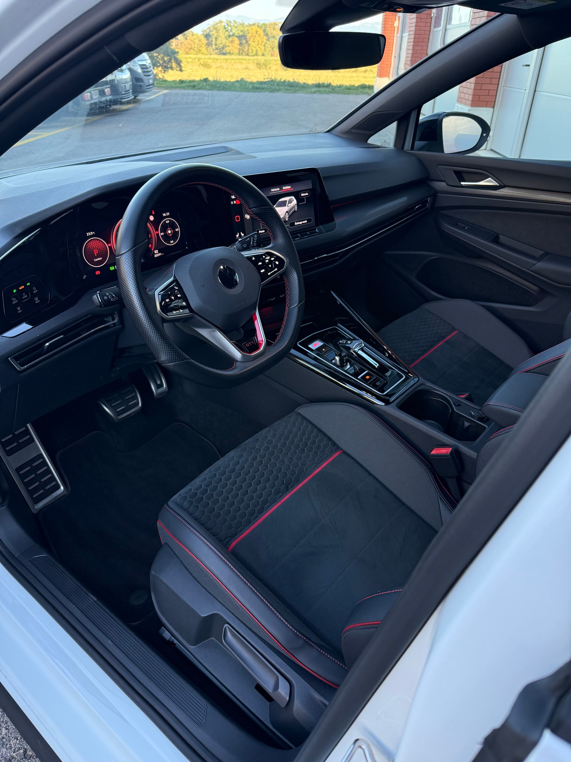 VW Golf 2.0 TSI GTI Clubsport DSG-image-12
