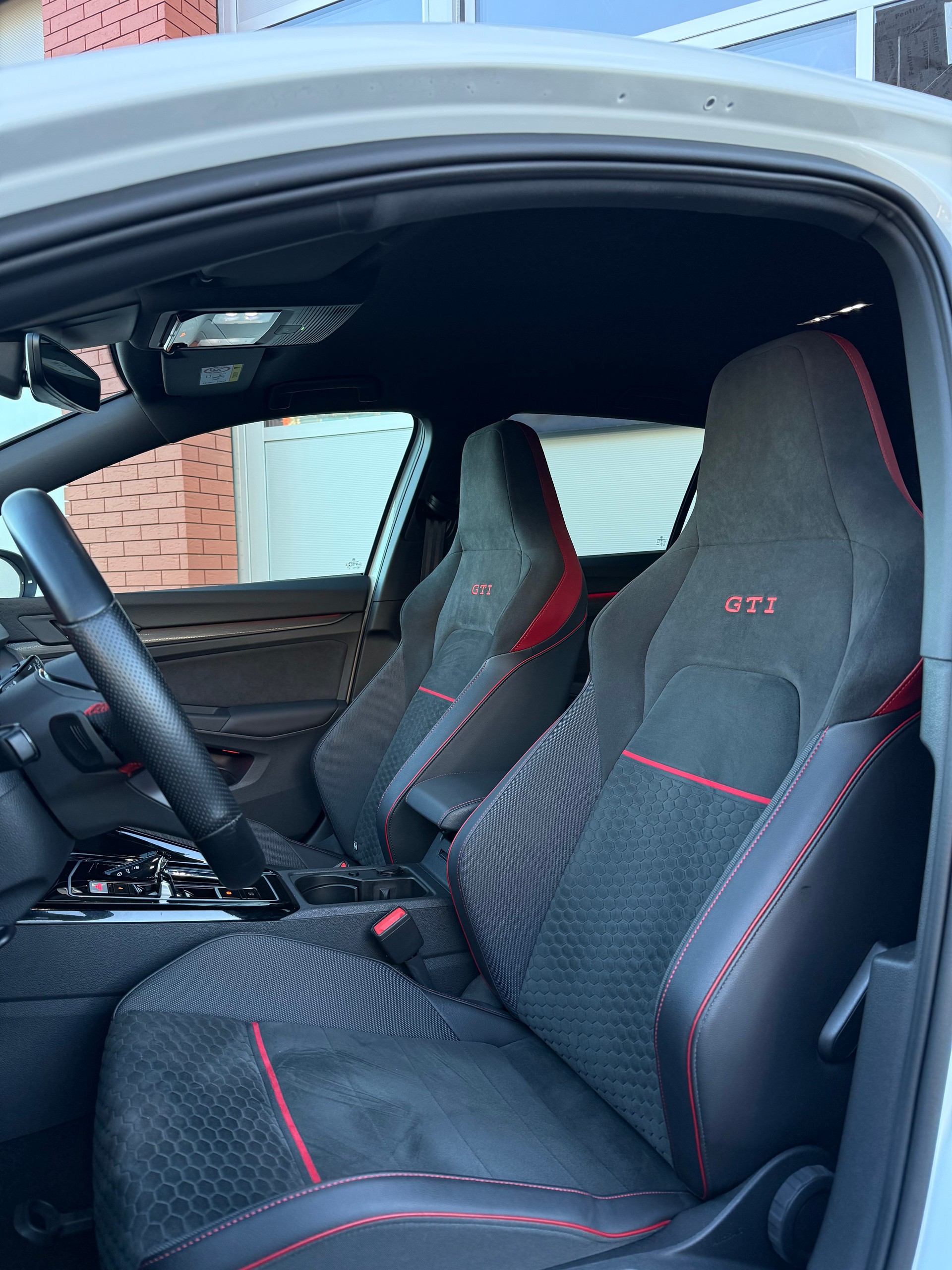 VW Golf 2.0 TSI GTI Clubsport DSG-image-14