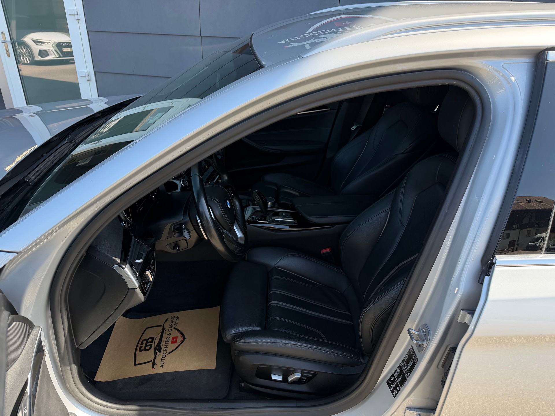 BMW 530i xDrive Touring Sport Line Steptronic-image-9