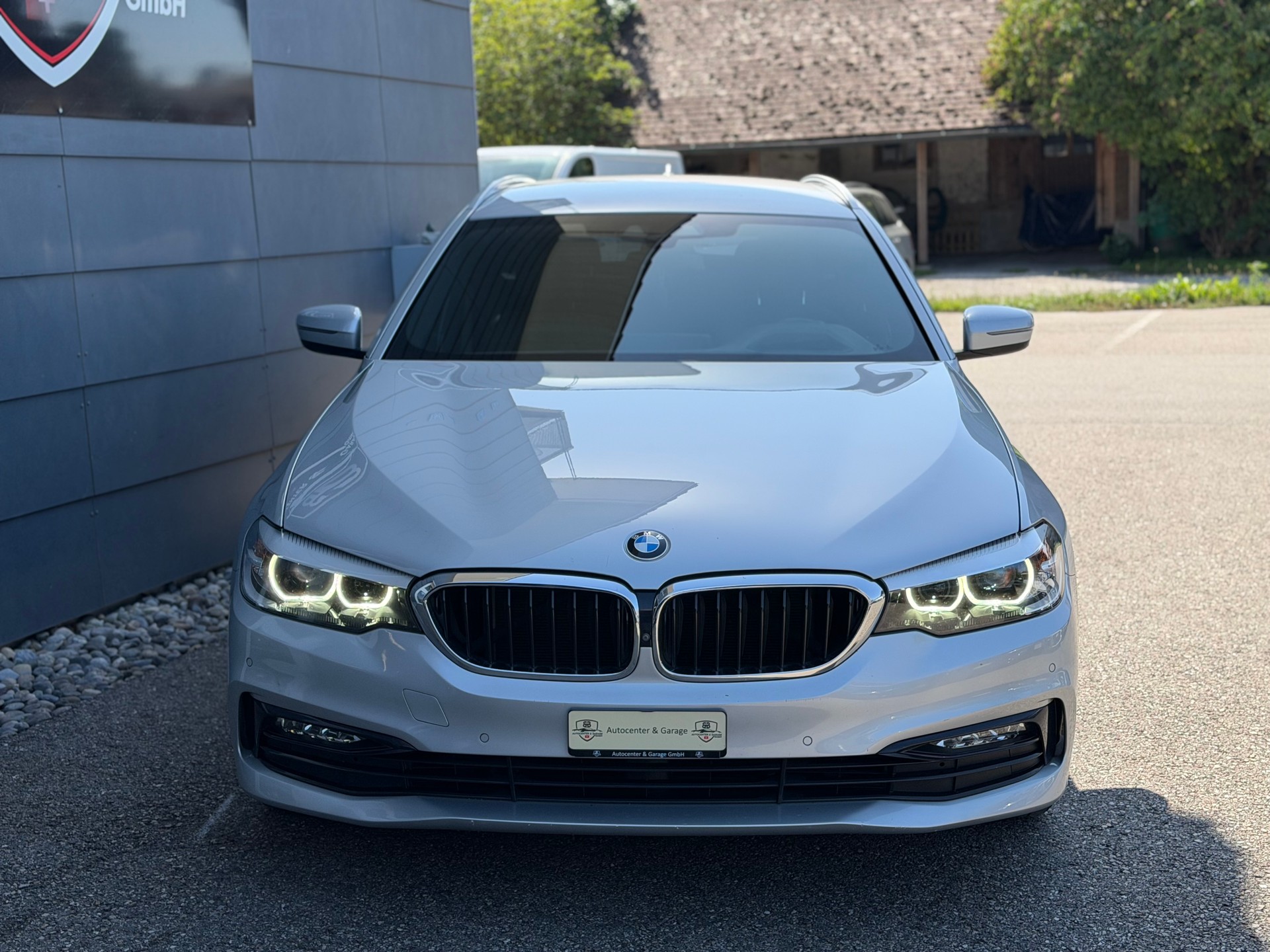 BMW 530i xDrive Touring Sport Line Steptronic-image-7