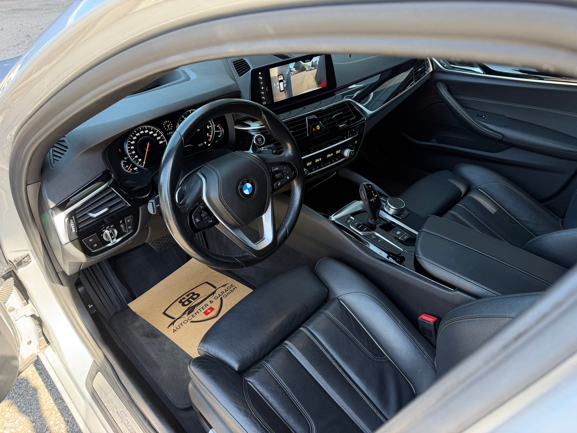 BMW 530i xDrive Touring Sport Line Steptronic-image-11