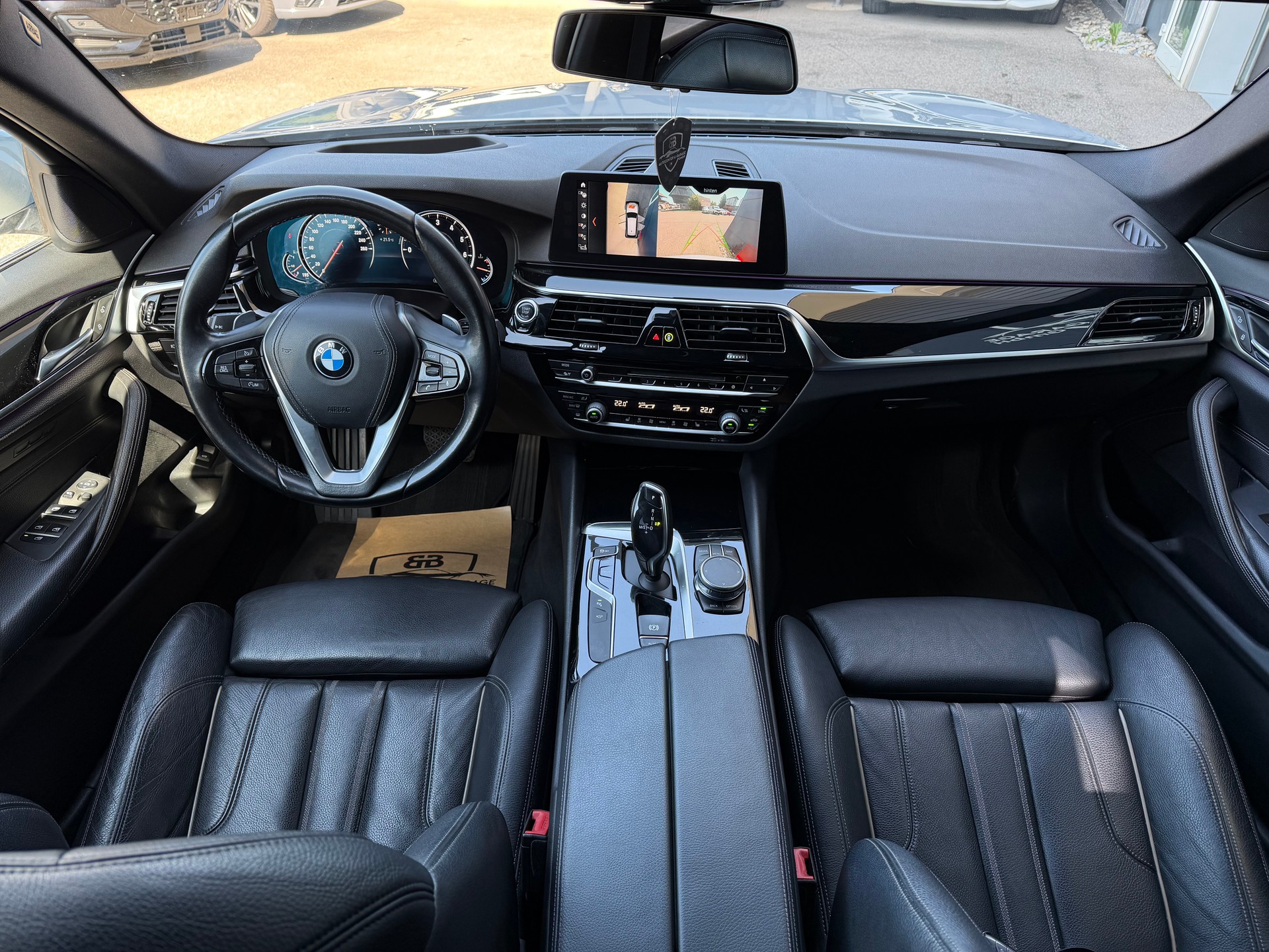 BMW 530i xDrive Touring Sport Line Steptronic-image-13